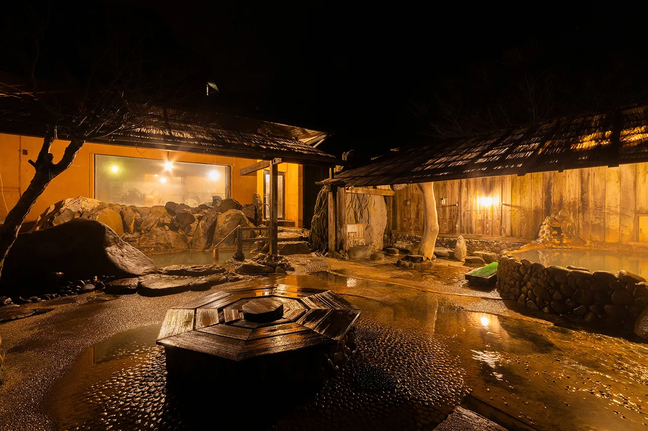 四季折々の阿蘇の自然の風景を楽しめる天然温泉