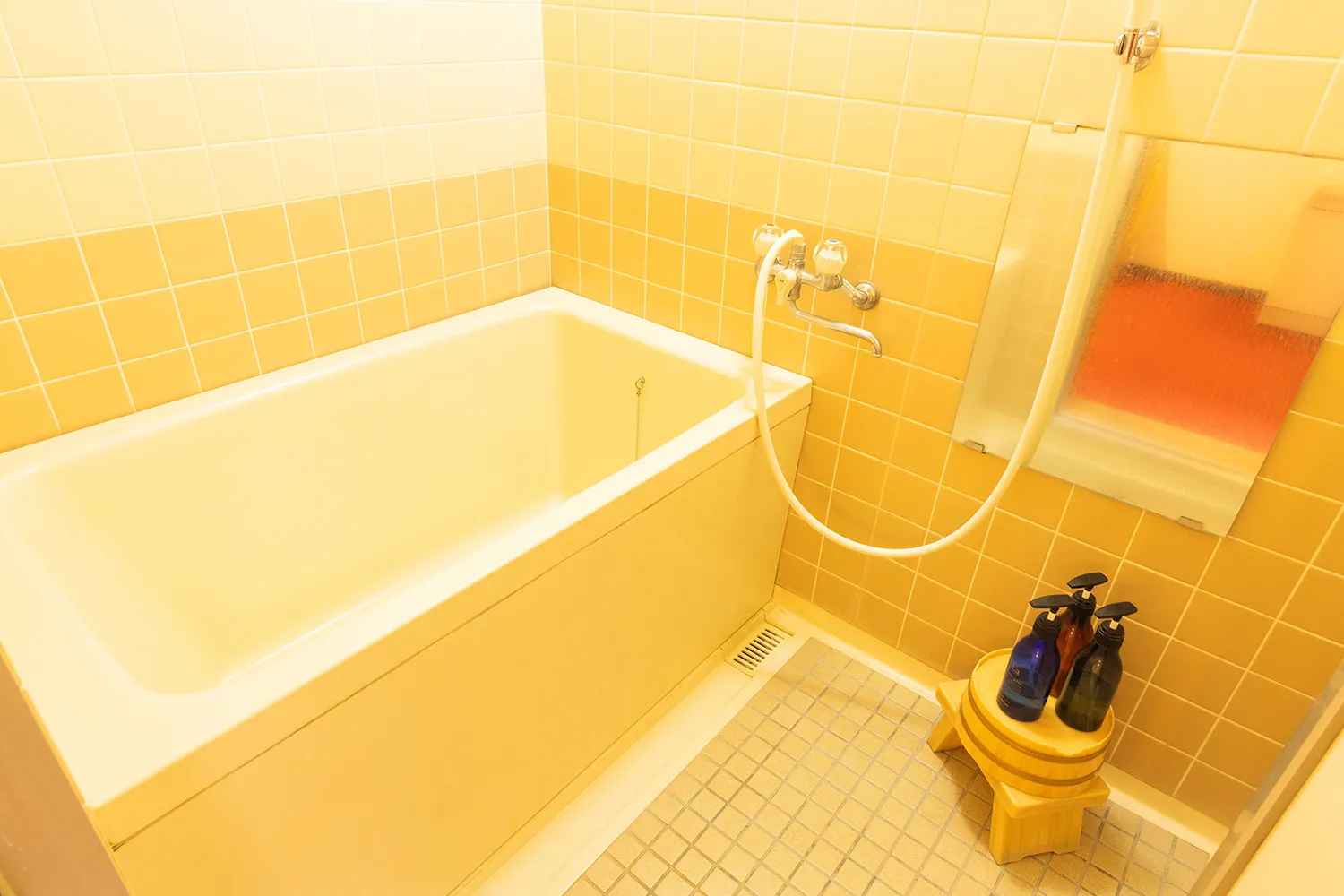 最上階和室12畳 眺望良好で優雅な庭園を望む